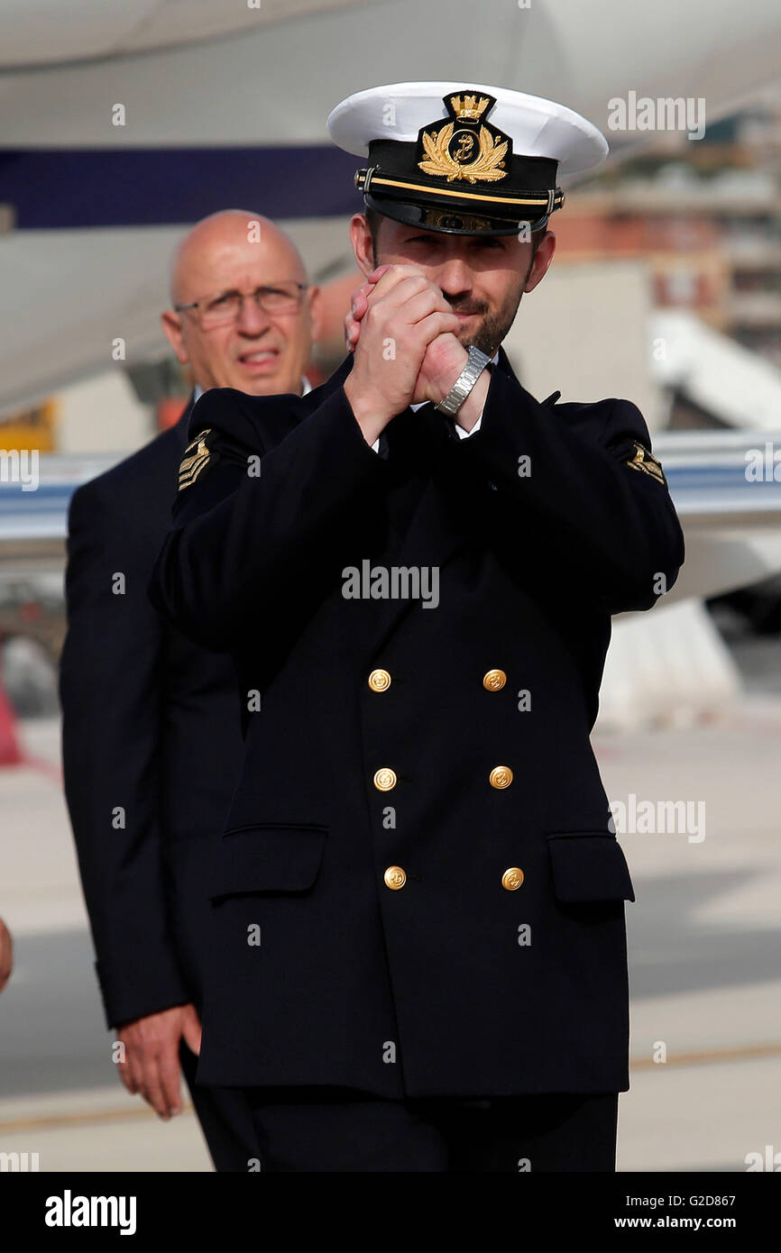 Salvatore Girone, making a sign of victory Rome 28th May 2016. Return of Salvatore Girone, the non-comissioned officer of the Italian Navy, arrested in India under the accusation of murder. Photo Samantha Zucchi Insidefoto Stock Photo