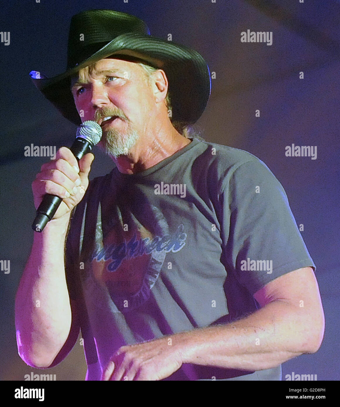 Daytona Beach, Florida, USA. 27th May, 2016. Country singer Trace Adkins performs at the Country 500 Great American Music Fest at Daytona, held at the Daytona International Speedway in Daytona Beach, Florida on May 27, 2016. The three day event over Memorial Day weekend was scheduled to feature nearly 40 country music artists on two stages. Credit:  Paul Hennessy/Alamy Live News Stock Photo