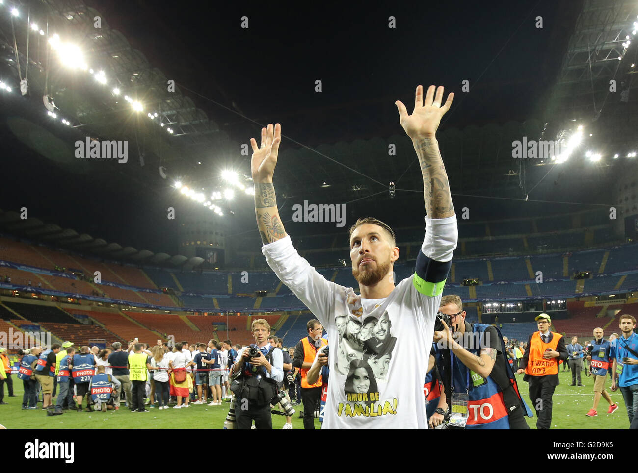 Milan, Italy. 28th May, 2016. Real's captain Sergio Ramos celebrates after winning the UEFA Champions League Final between Real Madrid and Atletico Madrid at the Stadio Giuseppe Meazza in Milan, Italy, 28 May 2016. Photo: Christian Charisius/dpa/Alamy Live News Stock Photo
