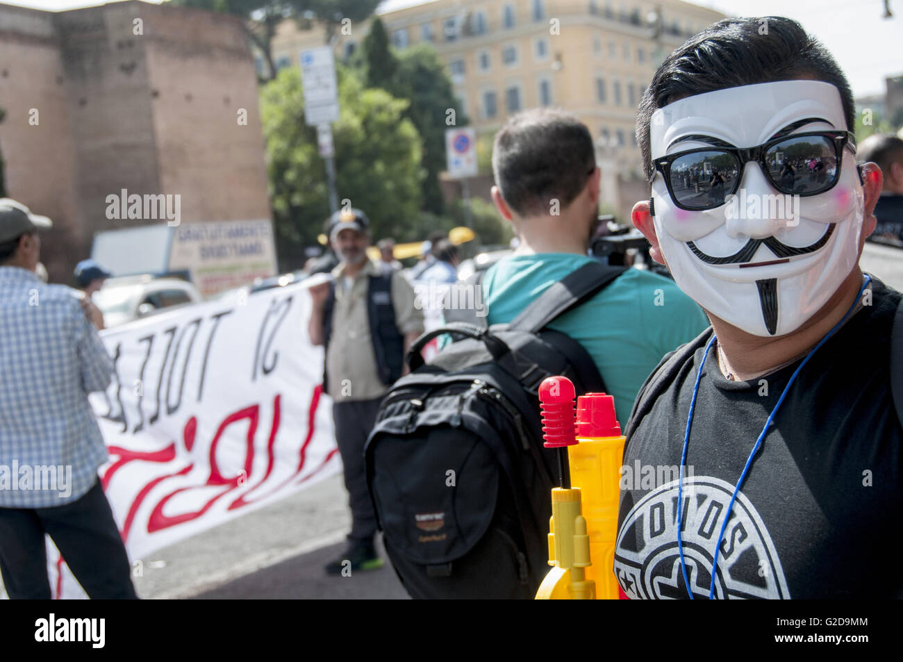 Rome, Italy. 28th May, 2016. Manifestation of the movements for the ...