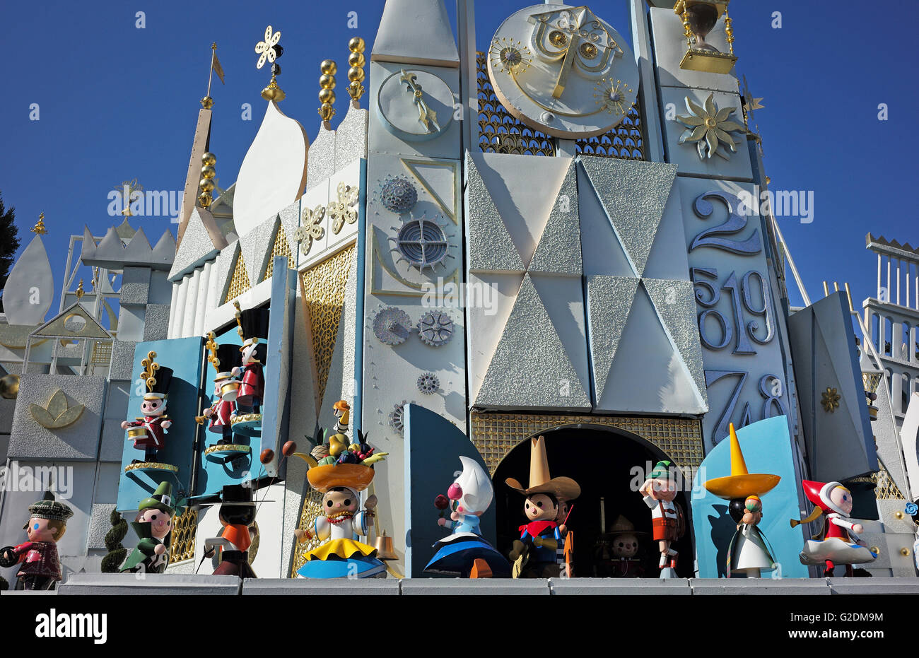 Animated Dolls Seen At The Disneyland It S A Small World Attraction Stock Photo Alamy