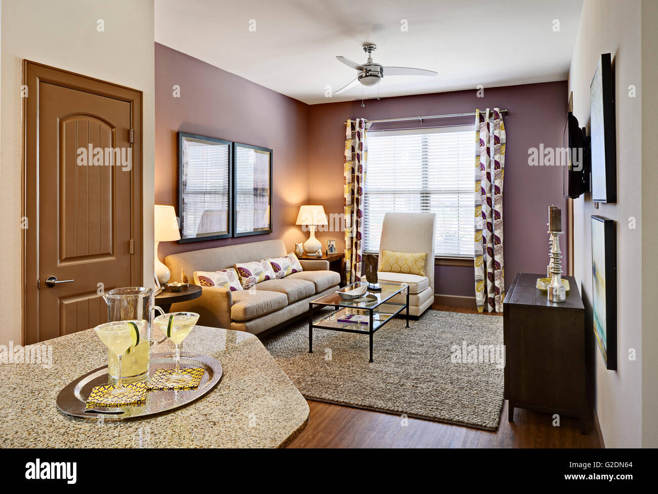 Small Contemporary Living Room Stock Photo - Alamy