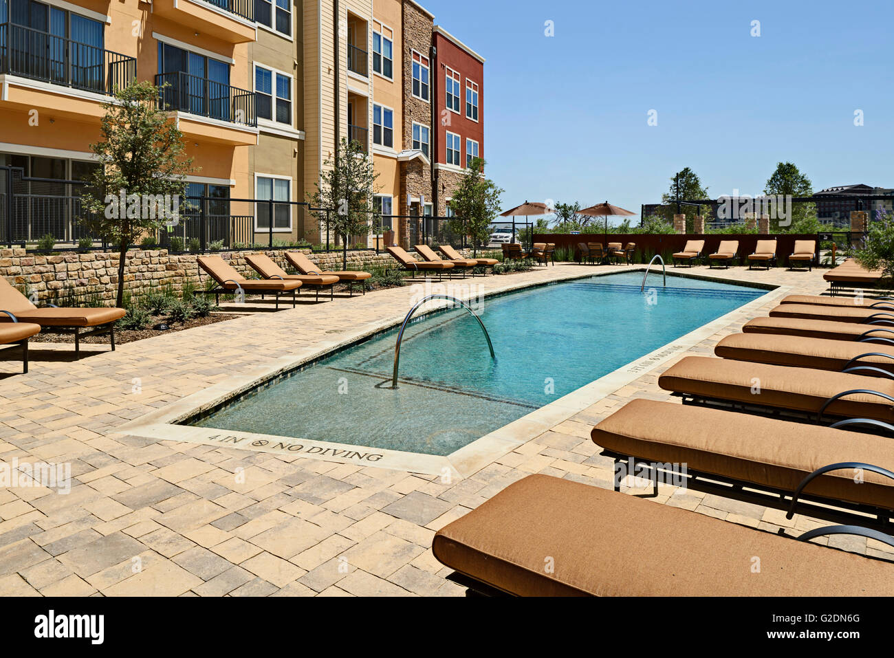 Apartment Building Swimming Pool Stock Photo Alamy