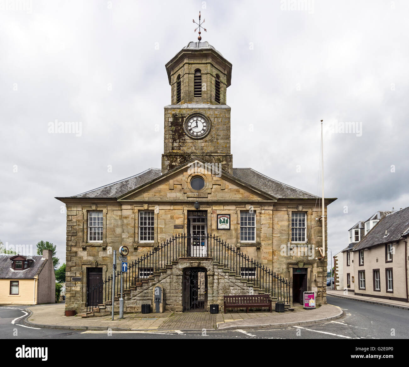 the-tollbooth-in-the-main-street-of-sanquhar-in-dumfries-and-galloway