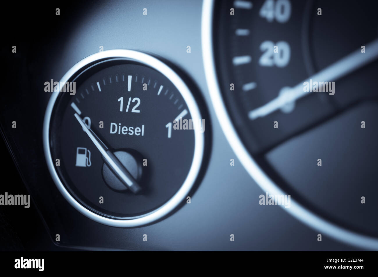 Fuel gauge hires stock photography and images Alamy
