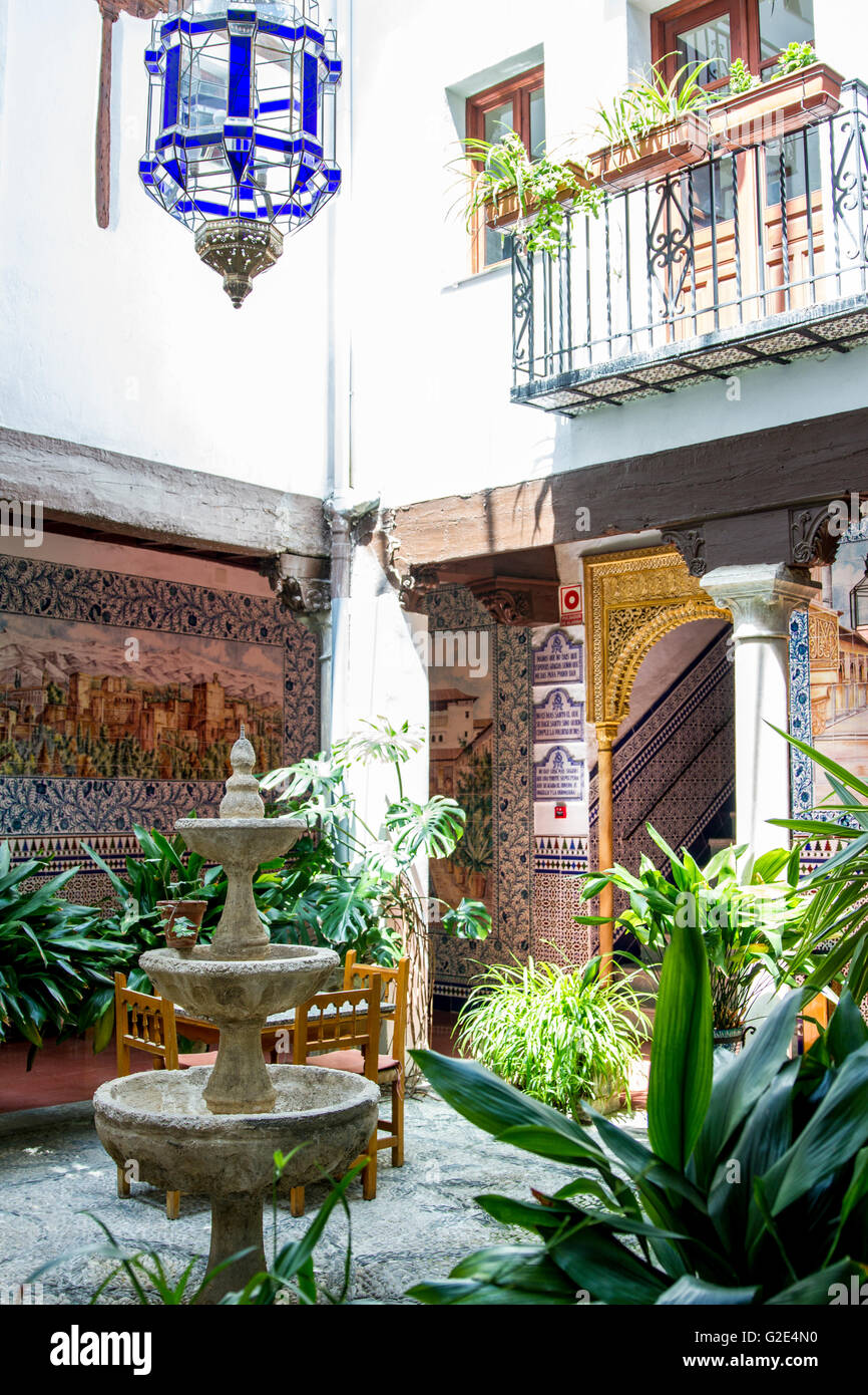 Spanish Patio with fountain Stock Photo Alamy