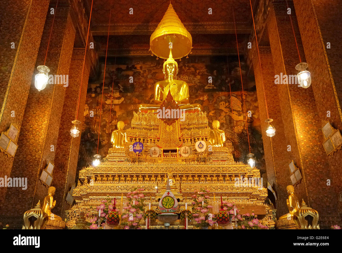 The principle Buddha image in the prachetupon temple Stock Photo