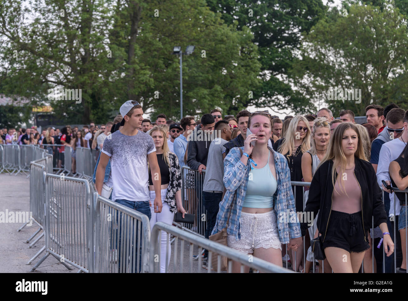 Christchurch, Dorset, Uk. 28th May 2016. Bournemouth 7's Festival. Annual  event at Bournemouth Sports Club. Fancy dress, music, food, sport. ®  Gillian Downes/Alamy Live News Stock Photo - Alamy