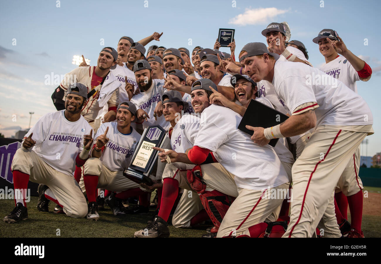 Albuquerque, New Mexico, USA. 28th May, 2016. Journal.The University of New Mexico Lobos pose for a team photo with he Mountain West Conference trophy Saturday evening after defeating Nevada at Santa Ana Star Field.Albuquerque, New Mexico © Roberto E. Rosales/Albuquerque Journal/ZUMA Wire/Alamy Live News Stock Photo