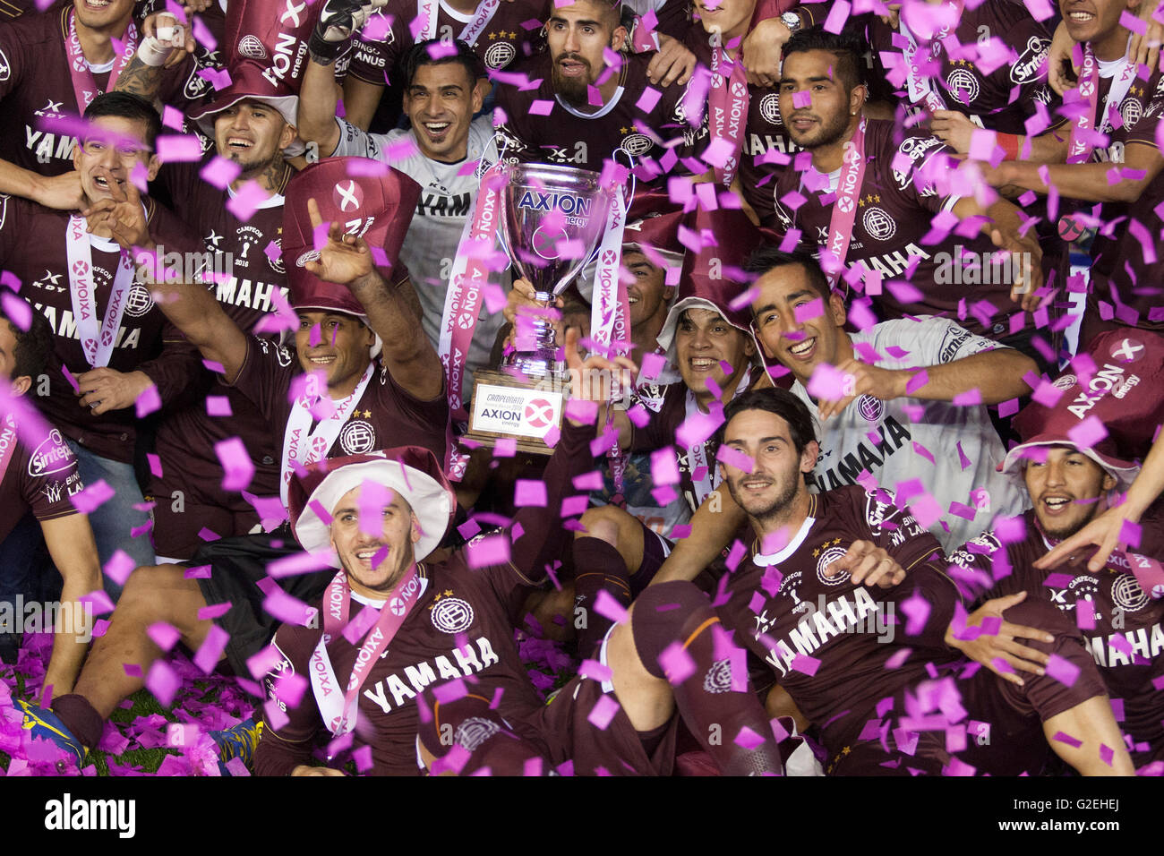 Buenos Aires, Argentina. 29th May, 2016. Lanus players celebrate after the final match of the First Division Tournament of Argentina, held at the Antonio Vespucio Liberti 'Monumental' Stadium in Buenos Aires, capital of Argentina, on May 29, 2016. Lanus won 4-0. © Martin Zabala/Xinhua/Alamy Live News Stock Photo
