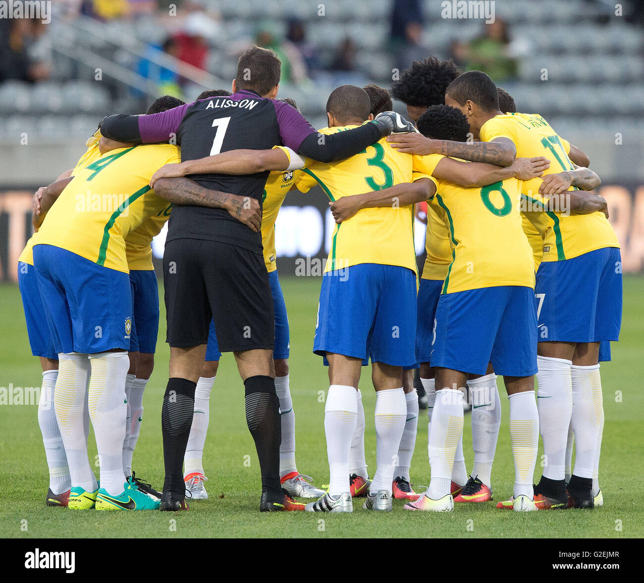 Commerce City, Colorado, USA. 29th May, 2016. Brazil starters hurdle up before the start of the game during a friendly match against Panama before the Copa de Oro at Dicks Sporting Goods Park Sunday Evening. Brazil beats Panama 2-0. Credit:  Hector Acevedo/ZUMA Wire/Alamy Live News Stock Photo