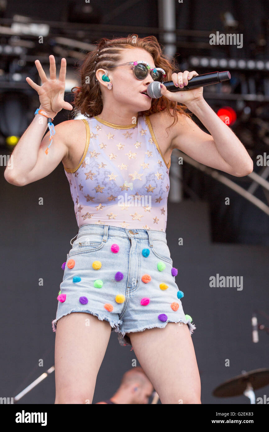 Napa, California, USA. 29th May, 2016. MANDY LEE of Misterwives performs  live during BottleRock Napa Valley