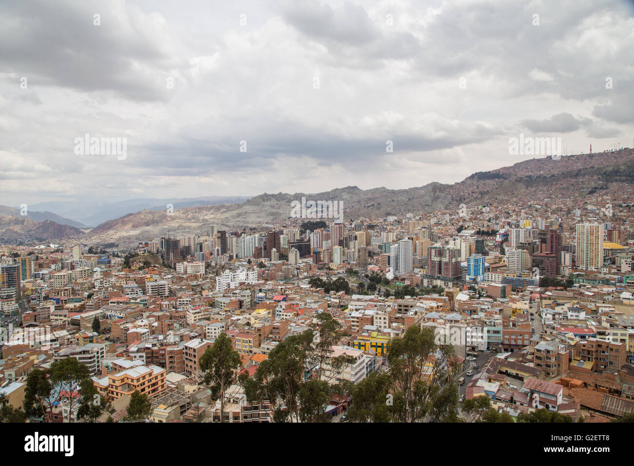 Cloudy mountains hi-res stock photography and images - Alamy