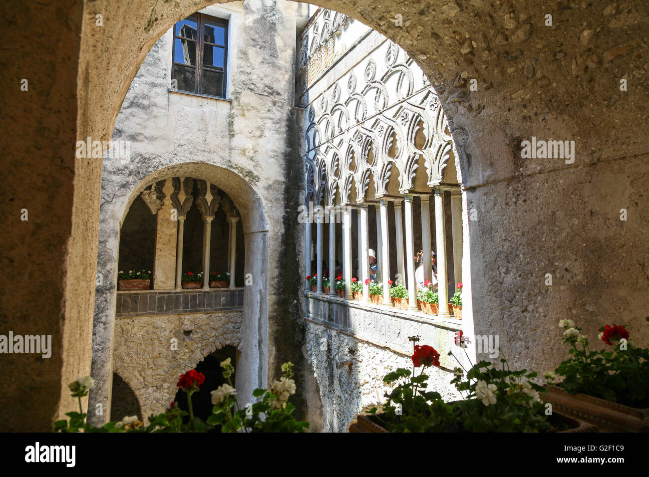 The cloisters at Villa Rufolo Ravello Amalfi Coast Italy Europe Stock Photo