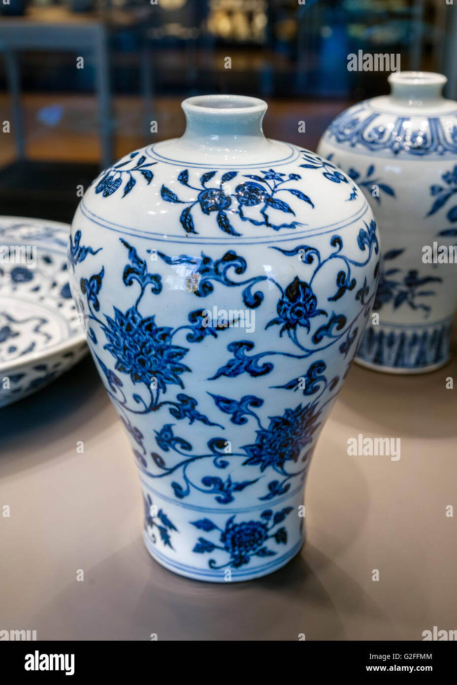 Porcelain vase of meiping form, Yongle Emperor, Ming Dynasty, 1403-1424, British Museum, Bloomsbury, London, England, UK Stock Photo