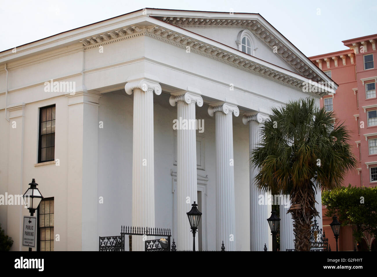 White Building With Row of Support Columns, Charleston, South Carolina, USA Stock Photo