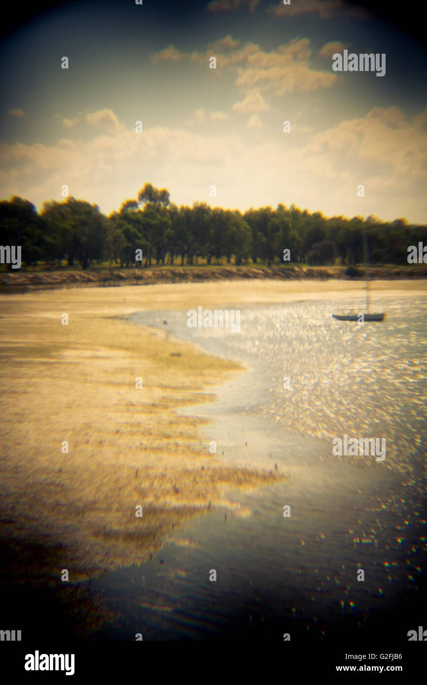 Shoreline with sailboat hi-res stock photography and images - Alamy