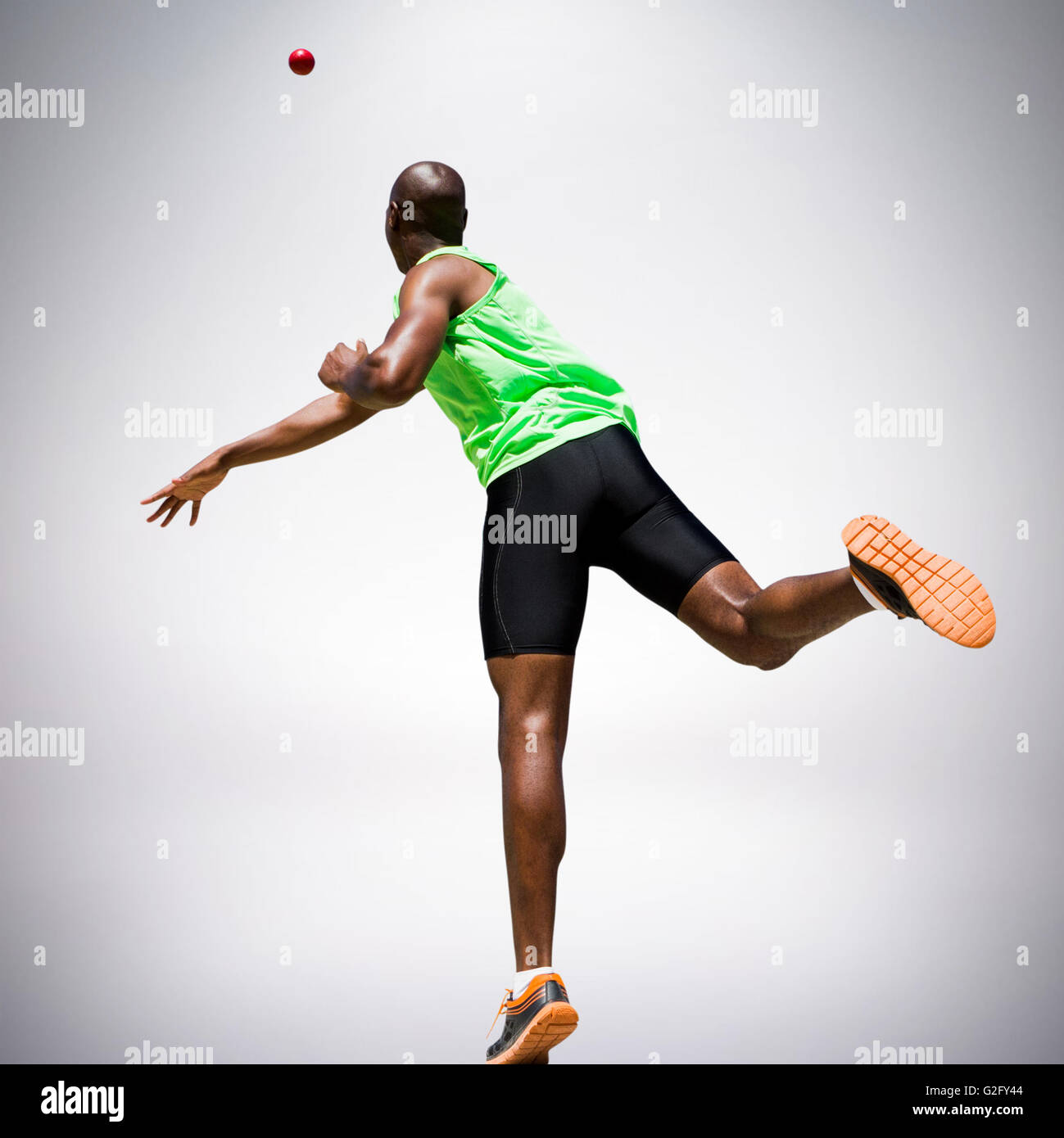 Man throwing shot put hi-res stock photography and images - Alamy