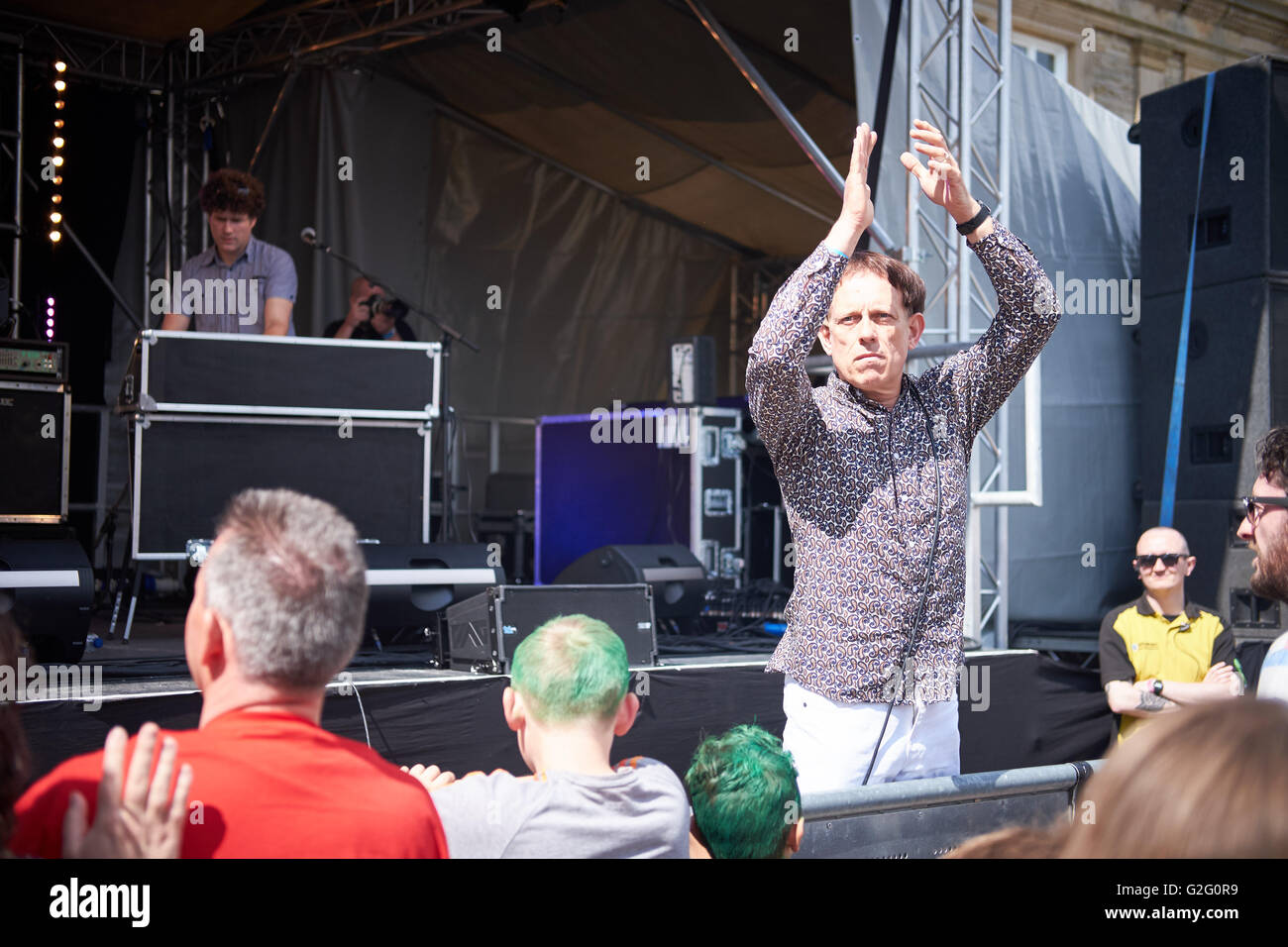 Tom Hingley at front of stage during Darwen Live 2016 with his band the
