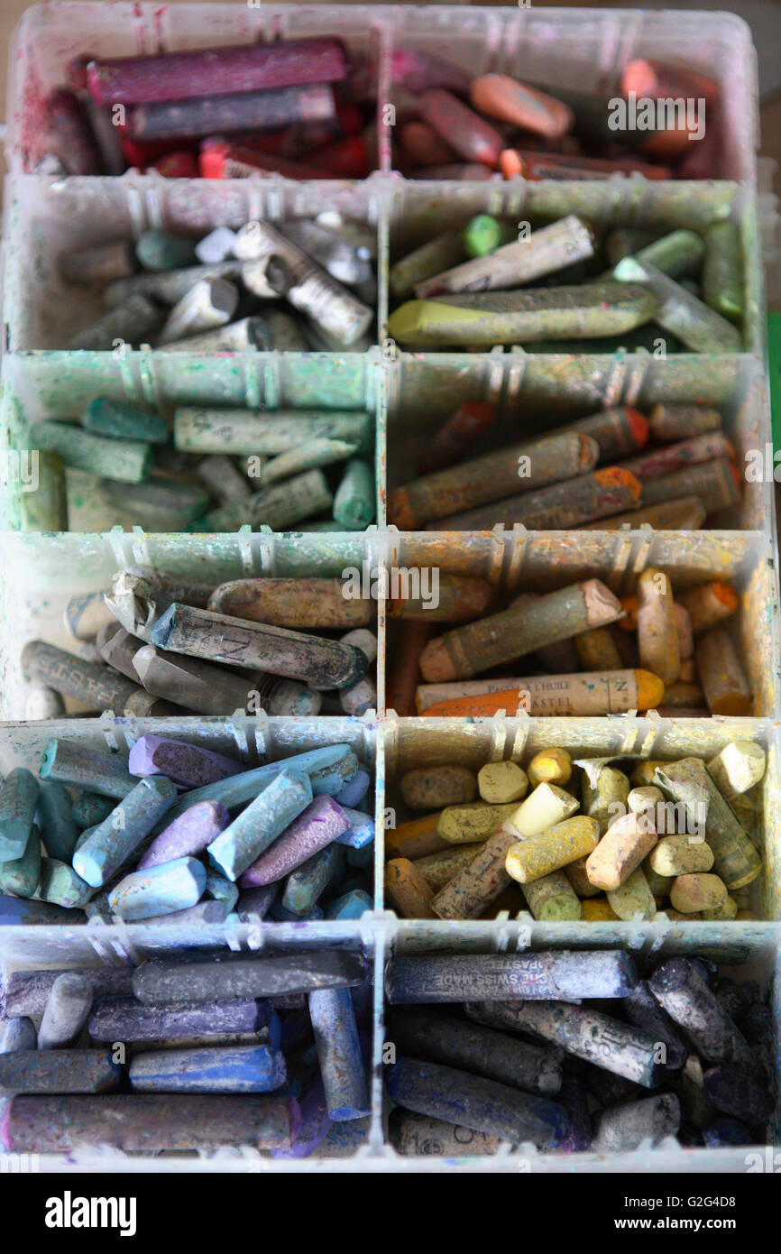 Oil pastels drawing hi-res stock photography and images - Alamy