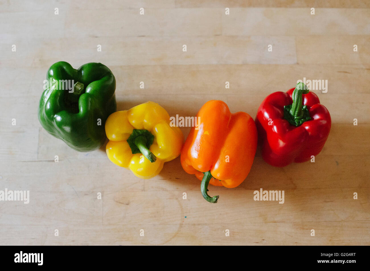 Red yellow orange green peppers hi-res stock photography and images - Alamy