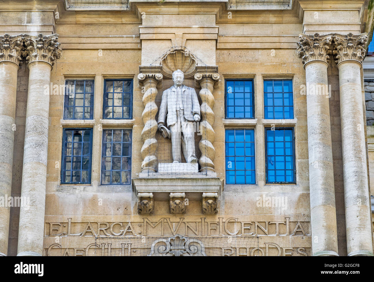 OXFORD CITY CECIL RHODES THE STATUE LOOKS DOWN FROM THE FRONT OF ORIEL ...