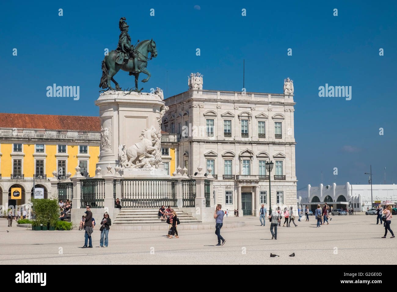 Elegant buildings and  King Jose Monument, Praça do Comércio (Commerce Square), Lisbon, Portugal Stock Photo