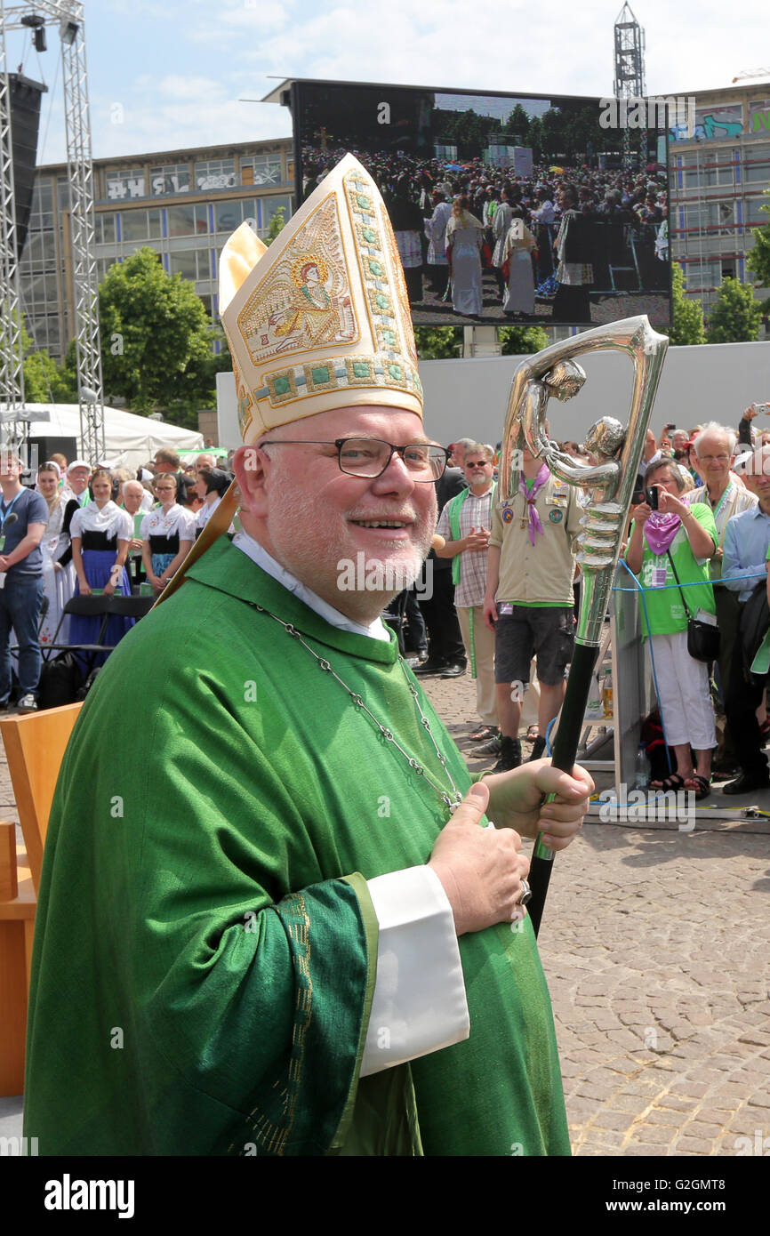Reinhard Marx The Cardinal Archbishop Of Munich And Freising And Head Of The German Catholic Bishops Conference Blessing Worshipers At The Closing Mass Of The 100th Deutscher Katholikentag German Catholic Church Congress