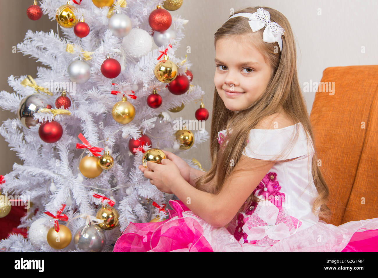 Smiling seven year old girl hi-res stock photography and images - Alamy