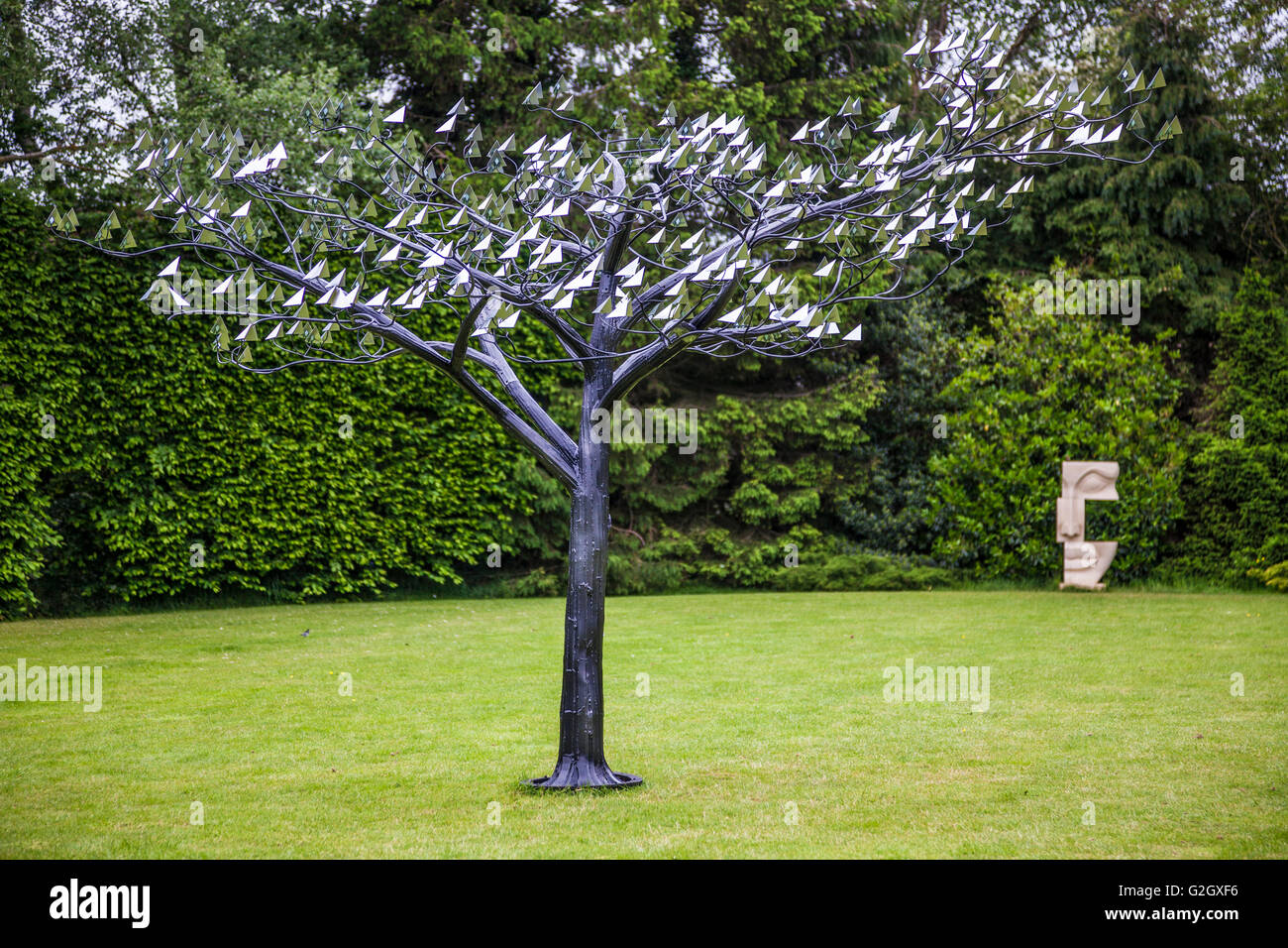 Sculpture at Kingham Lodge during Oxfordshire Artweeks 2016 by Richard Cresswell Stock Photo