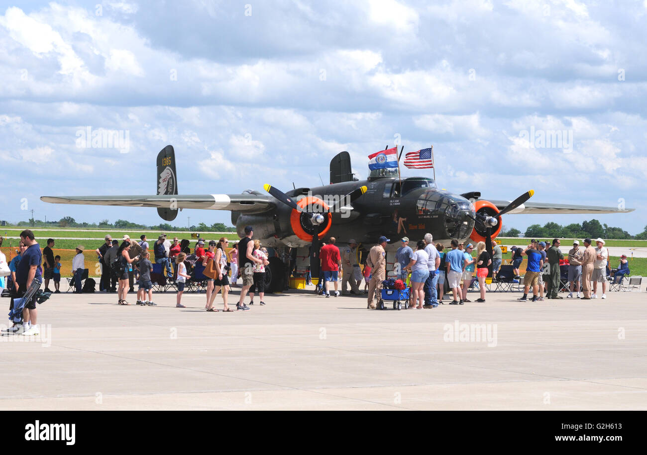 World war ii era b 25 hi-res stock photography and images - Alamy