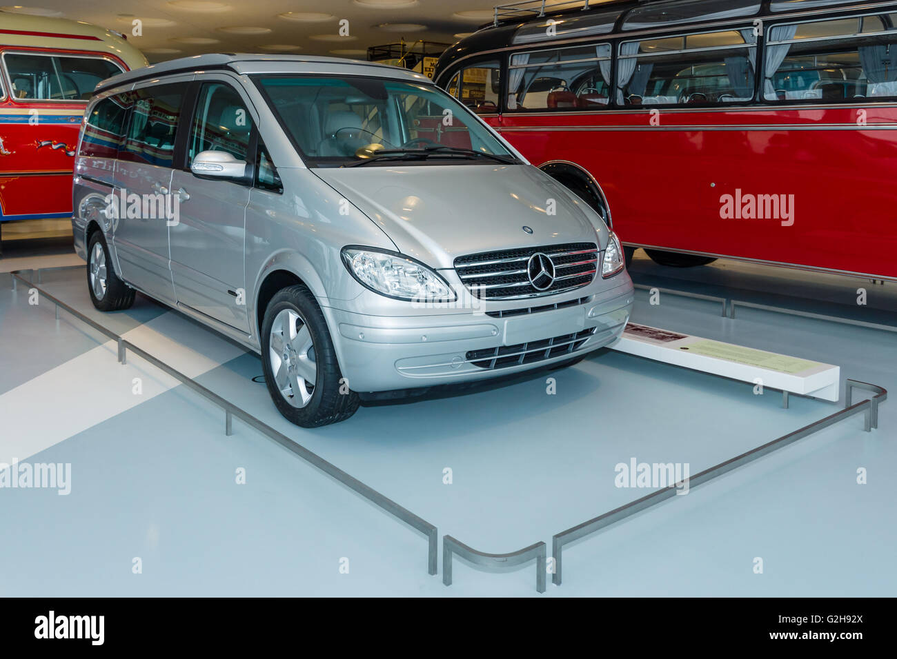 Car mercedes viano 2 2 cdi hi-res stock photography and images - Alamy
