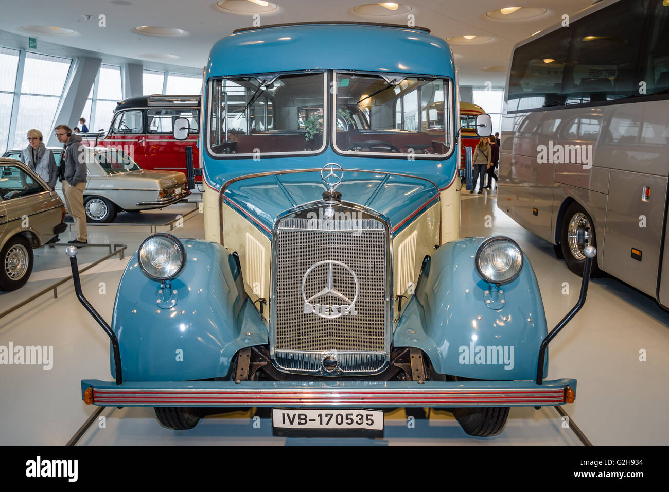 Erste-Hilfe-Set bis zum Medical Car: Mercedes-Benz Museum : Mercedes-Benz  Museum Stuttgart: Classic Fanseite