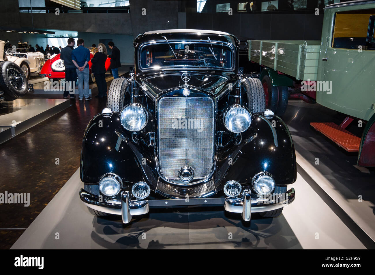 Mercedes Benz 260 D High Resolution Stock Photography And Images Alamy