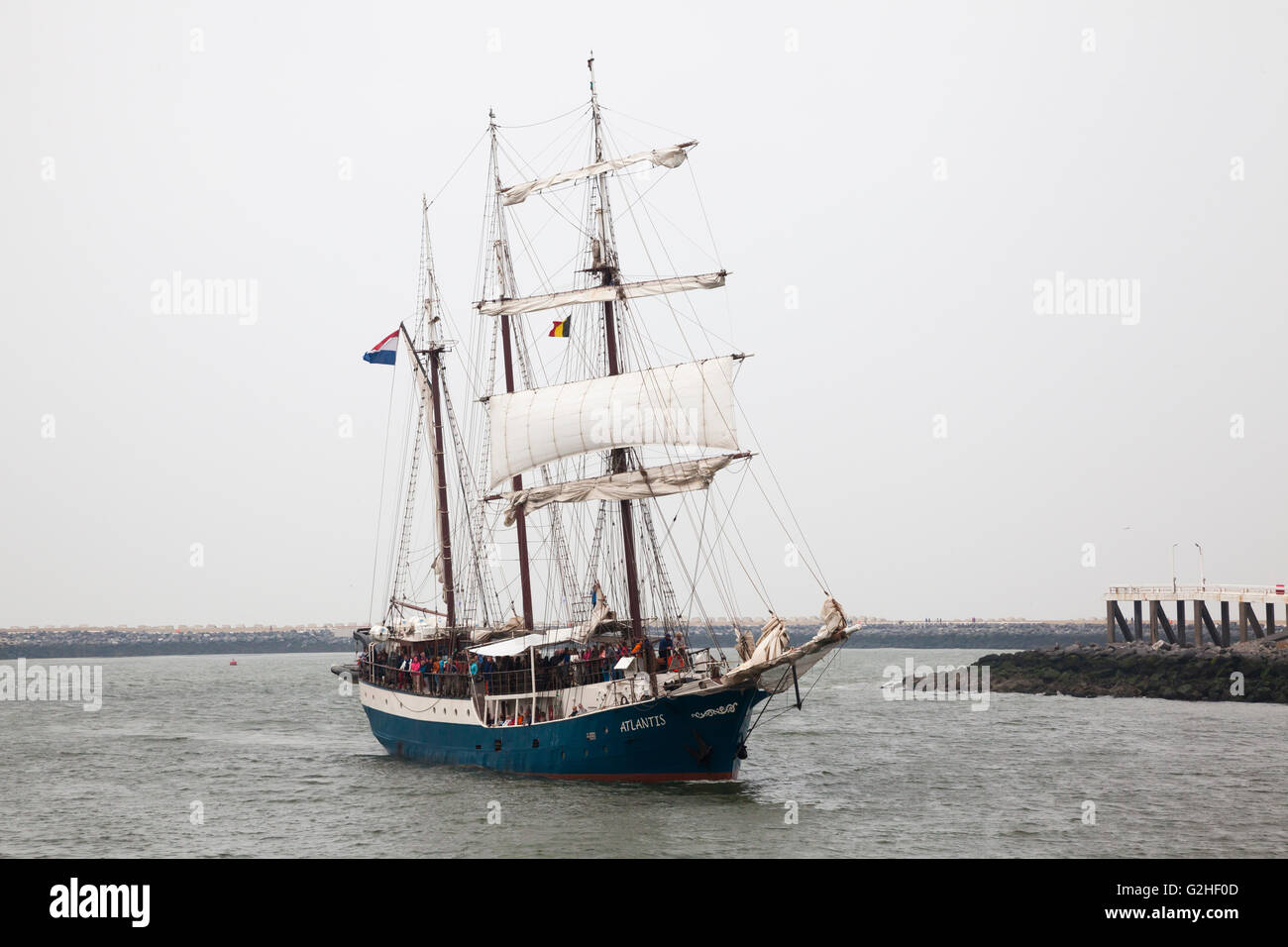 Ostend, Belgium. 29th May, 2016. Historic sailing ships in the harbor of Ostend during the festival 'Ostend at anchor'. 29 Mai 2016. Belgium, Europe. Credit:  V.D./Alamy Live News Stock Photo