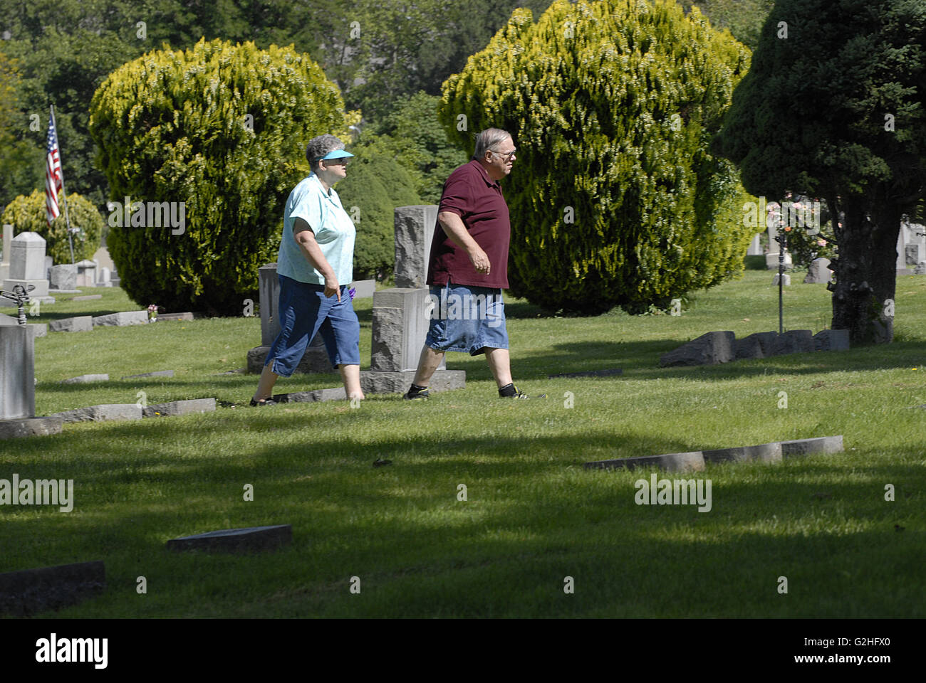 Lewiston, Idaho, USA. 30th May, 2016. Memorial day ceremony and people put flowers on their love