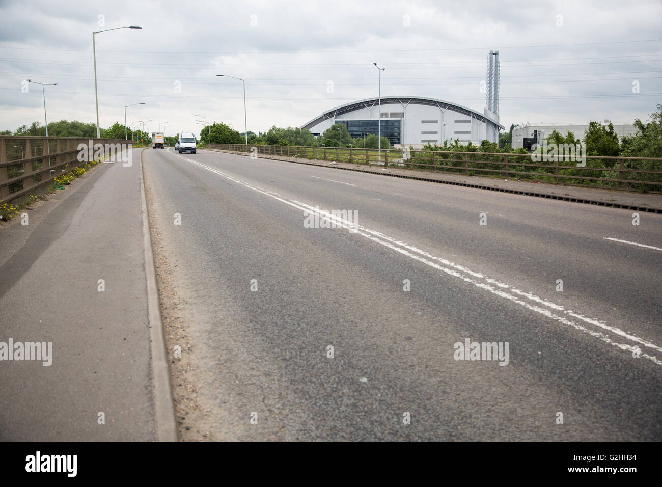 Harmondsworth, UK. 30th May, 2016. The A4 passes the Lakeside energy from waste (EfW) plant in Colnbrook. Both the A4 and the plant would require relocation should plans for a 3rd Heathrow airport runway be approved. Credit:  Mark Kerrison/Alamy Live News Stock Photo