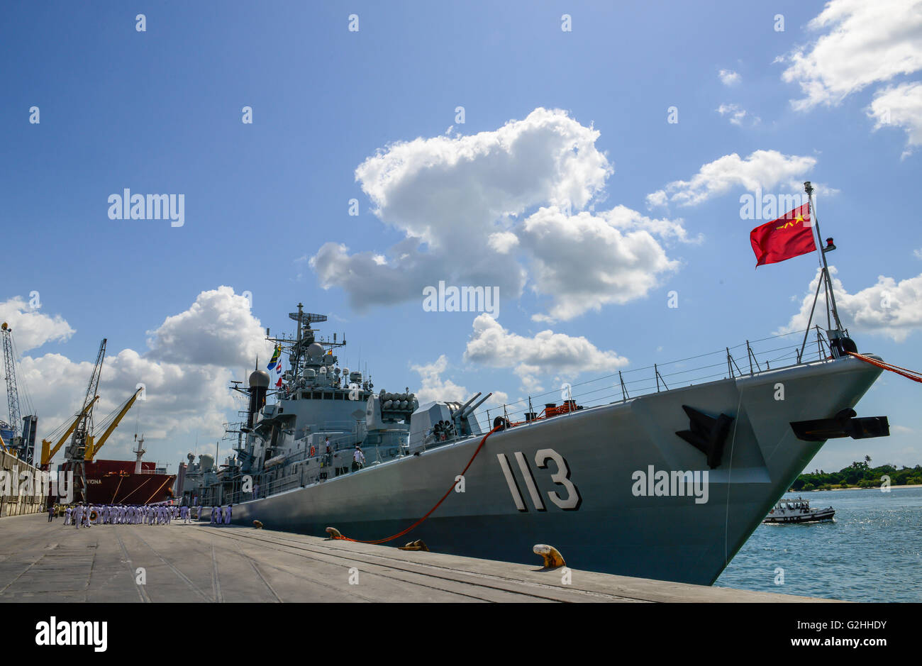 Dar Es Salaam, Tanzania. 30th May, 2016. Chinese?naval missile destroyer?Qingdao arrives at Dar es Salaam, Tanzania, on May 30, 2016. Three Chinese navy ships on Monday docked at Tanzania's Dar es Salaam Port for a four-day visit, aimed at sharing experience with their Tanzanian counterparts in how to curb piracy in the Indian Ocean. © Zhai Jianlan/Xinhua/Alamy Live News Stock Photo