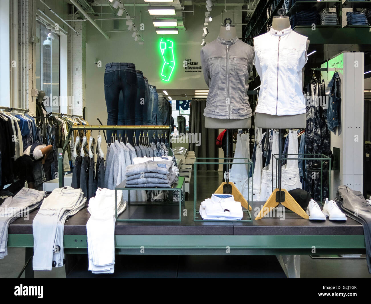 G star raw library store hi-res stock photography and images - Alamy