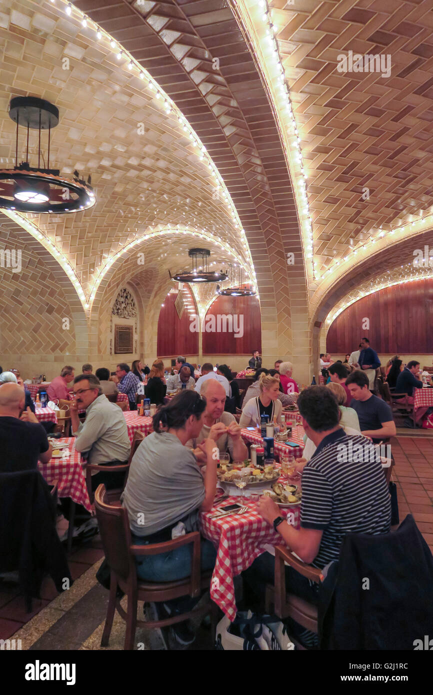 Oyster Bar Restaurant features Rafael Guastavino tiles, New York, USA, Stock Photo
