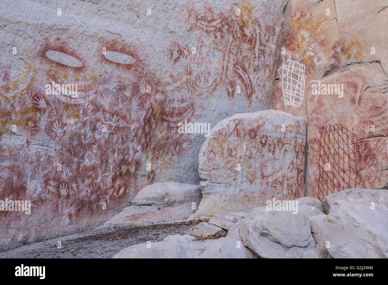 Australian Aboriginal rock art at Carnarvon Gorge, Queensland, Australia Stock Photo