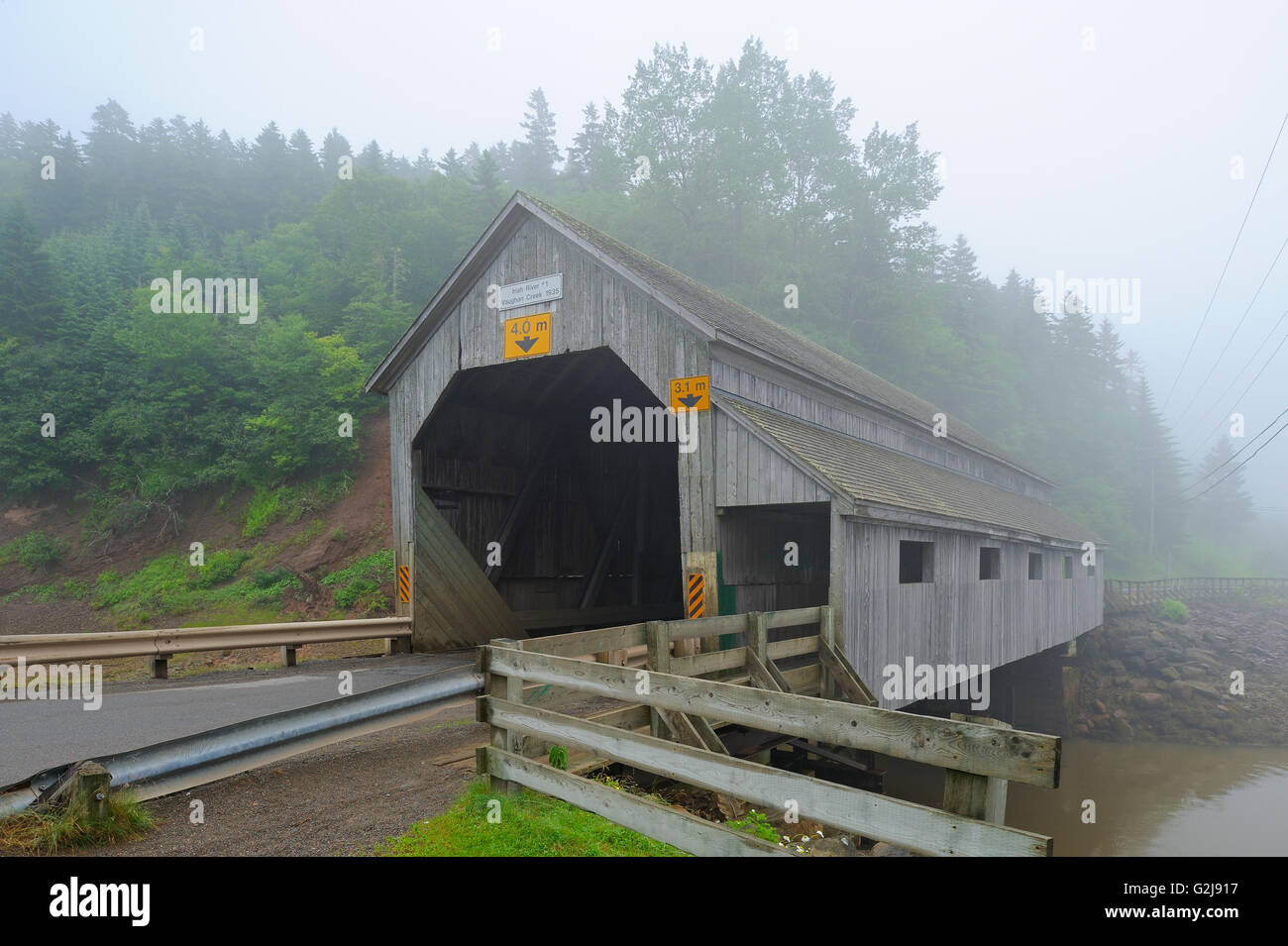 Irish river covered bridge hires stock photography and images Alamy