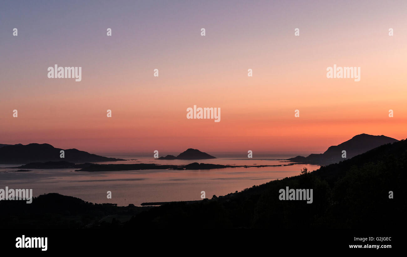 Sunset, Sande, Sunnmøre, Norway.Fom left: the islands Kvamsøya,Voksa,Riste, Sandsøya Stock Photo