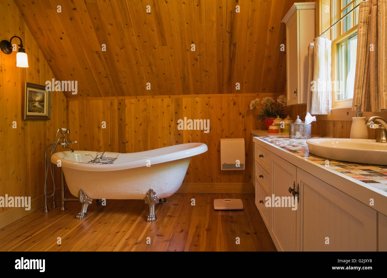 Bedroom With Bathroom Vanity In Log Home High Resolution Stock Photography And Images Alamy