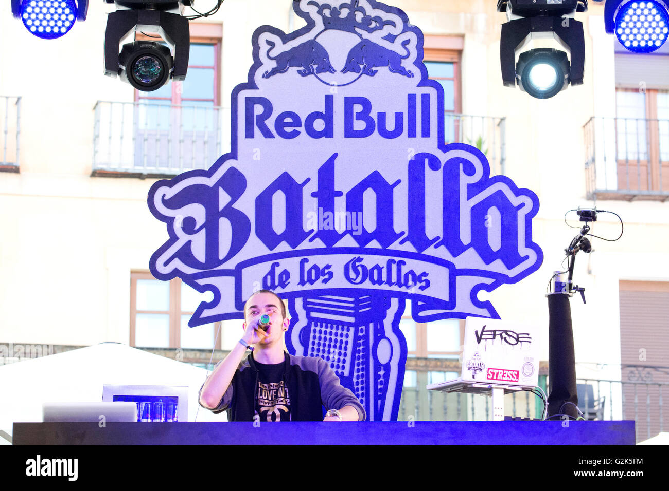 Spanish Rapper 'Arce' sings at freestyle battle 'RedBull Batalla de Los