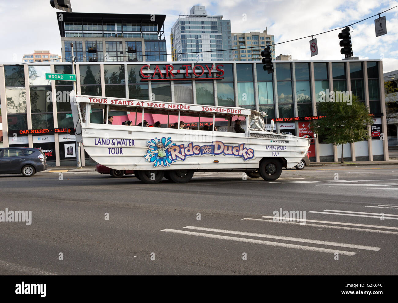 Wwii amphibious landing craft hi-res stock photography and images - Alamy