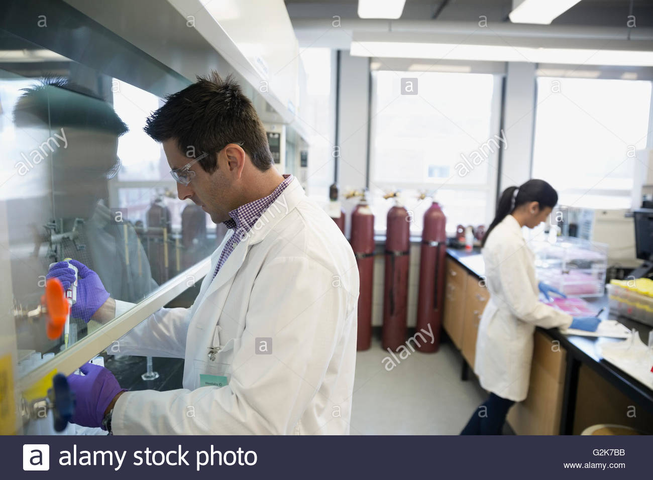 Lab fume hood hires stock photography and images Alamy