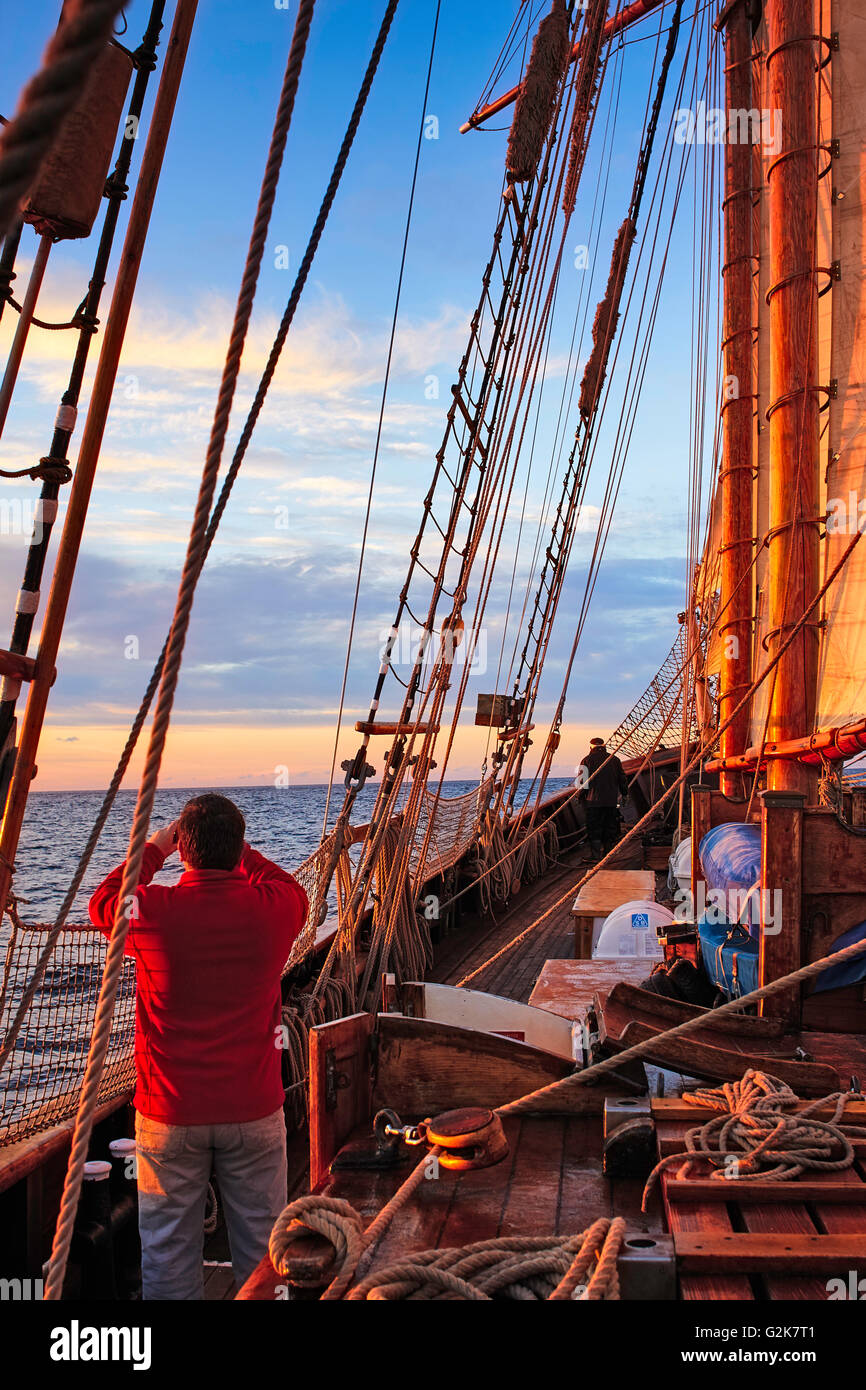 Tall ship at sea hi-res stock photography and images - Alamy