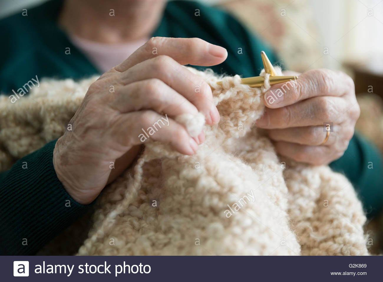 Knitting hi-res stock photography and images - Alamy