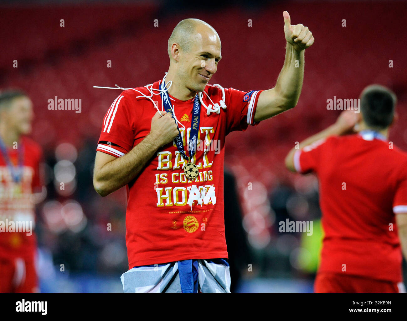Arjen Robben making a thumbs-up gesture at the end of the game, UEFA Champions League Final 2013, Borussia Dortmund - FC Bayern Stock Photo